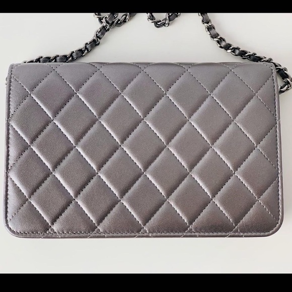 Rare Chanel Silver Lambskin Quilted Pearl Wallet On Chain WOC Crossbody - Picture 3 of 11
